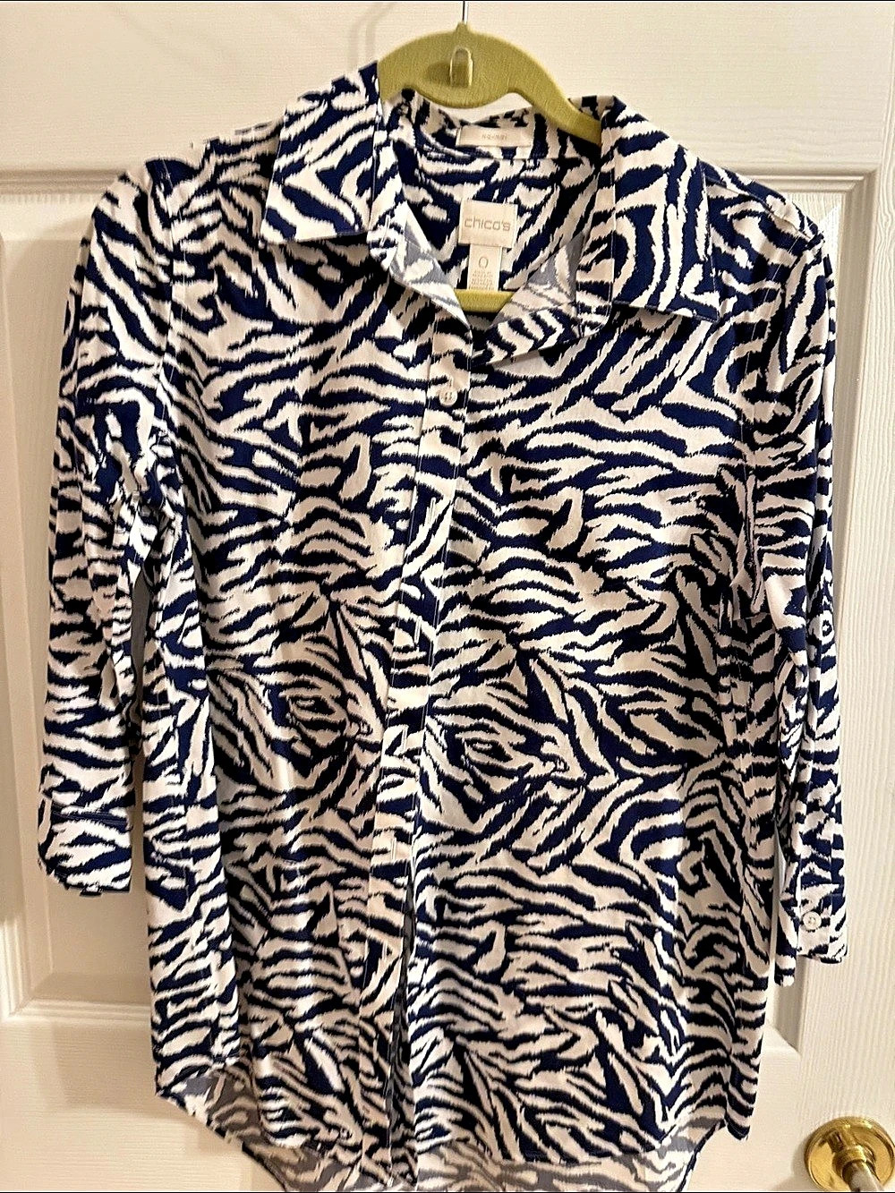 Chico'Small Animal Print Button Down in Blue & White Size Small